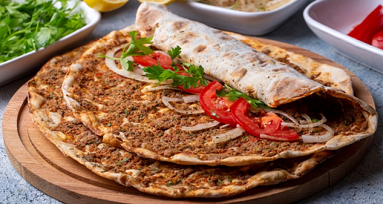 Çıtır Lahmacun Keyfi İçin Ciğerci Memet Usta